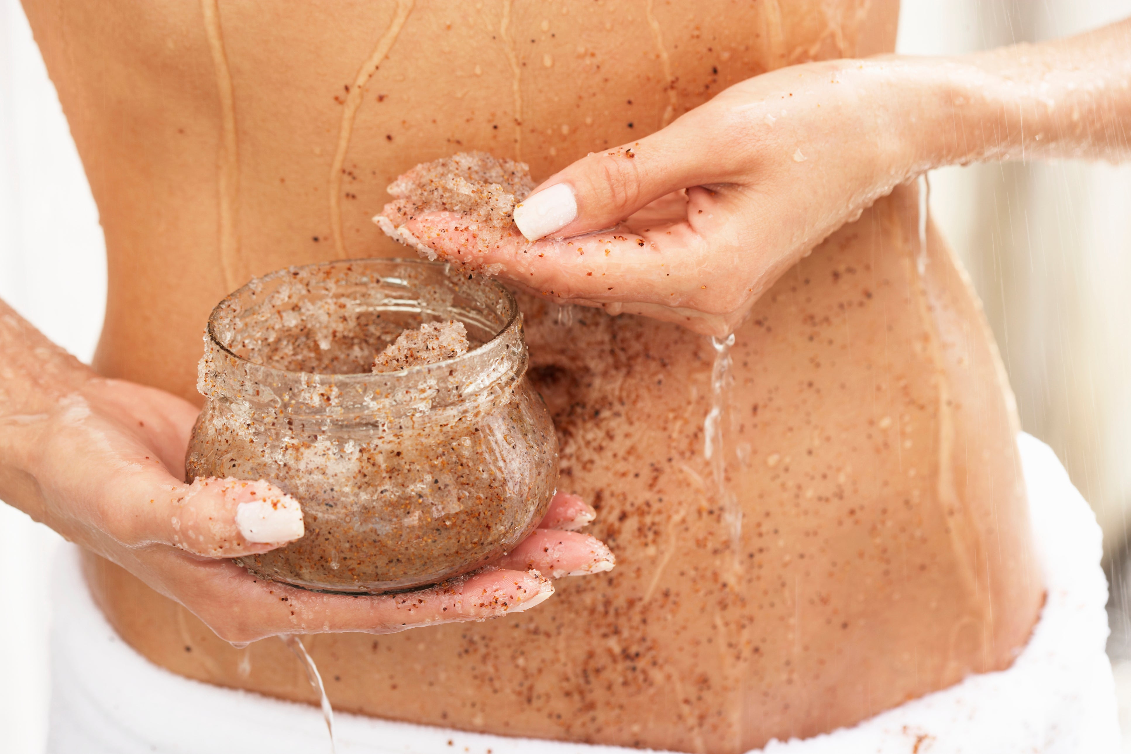 La importancia de exfoliar el cuerpo.